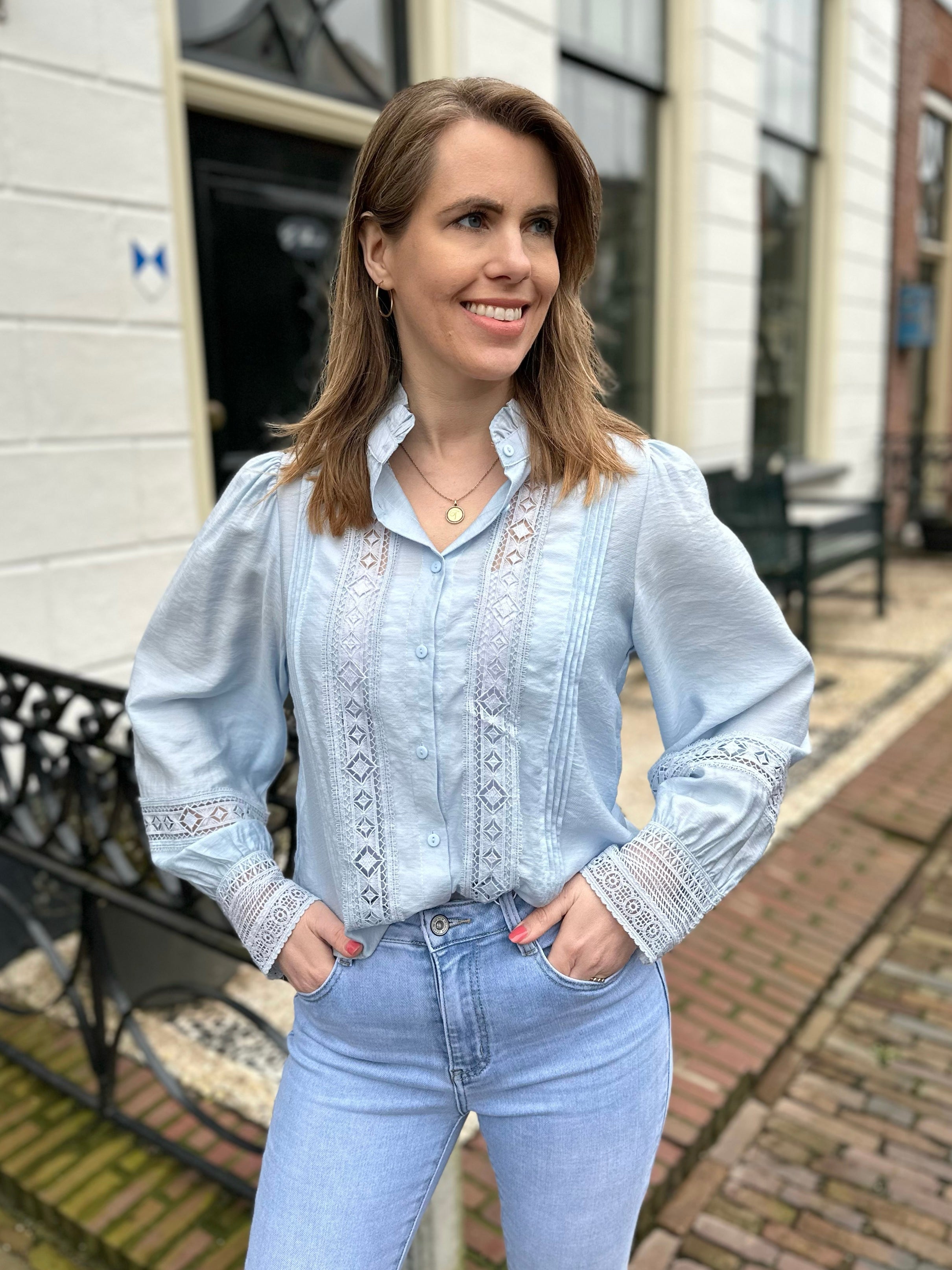 MUSTHAVE LACE BLOUSE BLUE